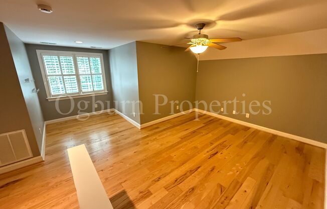 4BR/2BA/2-0.5BA Custom Home in Greenbrier Farm!