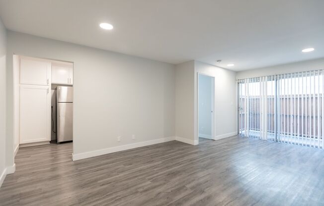 3 beds, 2 baths, 1,250 sqft, $3,798, Unit 212