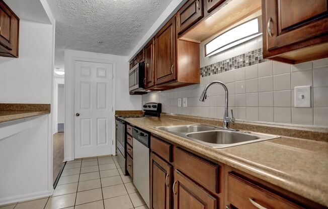 2 beds, 2 baths, $1,650