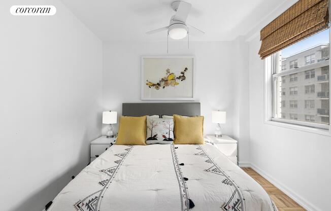 215 E 80 ST