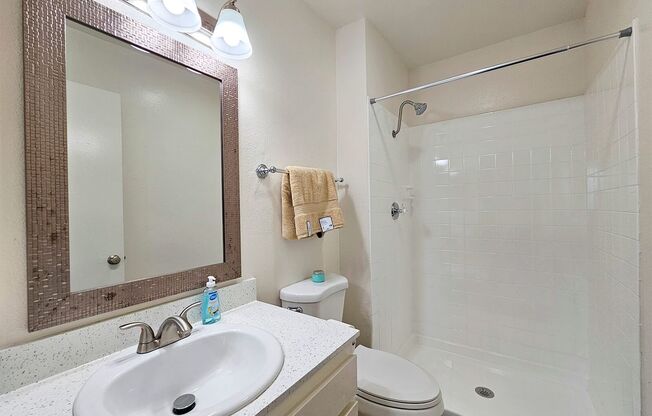 2 beds, 2 baths, 980 sqft, $2,125, Unit 115