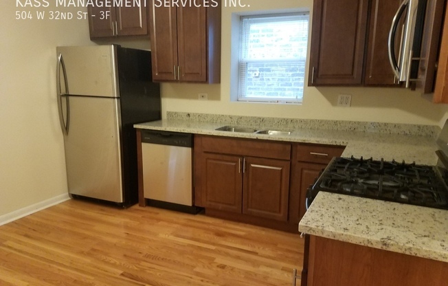 504 W 32nd St