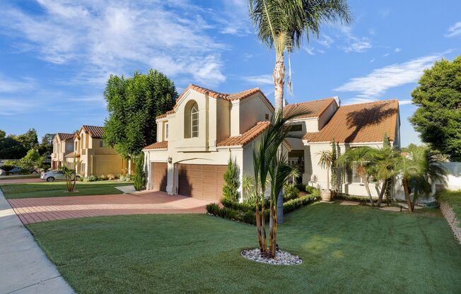 REMODELED, ONE OF A KIND HOME W/ INCREDIBLE OUTDOOR SPACE & SPRAWLING INTERIOR SPACE W/ HIGH-END DESIGNER KITCHEN IN PRESTIGIOUS, GATED COMMUNITY!