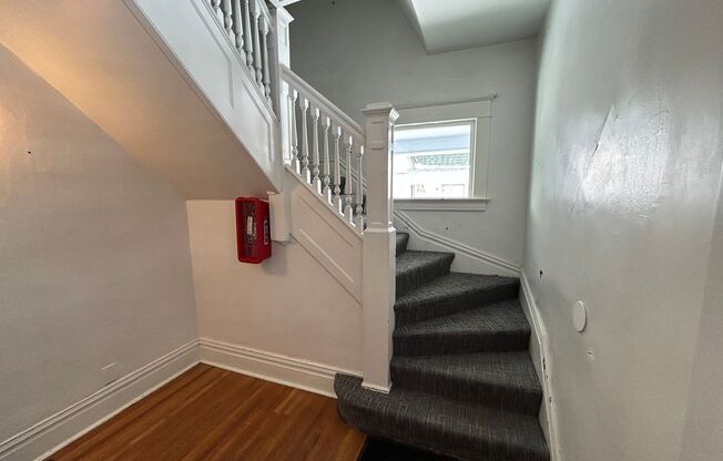 922 East Ermina Avenue!