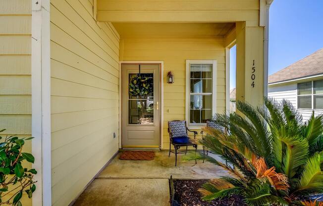 Charming 3 Bedroom, 2.5 Bath for Lease in Georgetown.