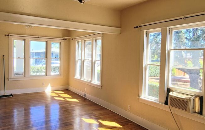 Craftsman home 2bed 1 bath, garage on a 11,000  sqft lot! North College area
