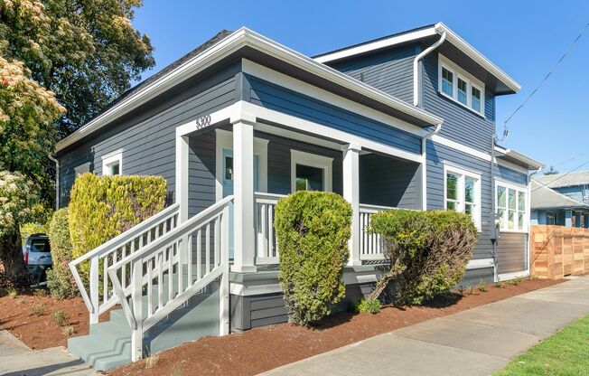 Gorgeous, updated 3-bdr Vernon bungalow w/ fenced yard—Central A/C, W/D, Walk to NE Alberta!