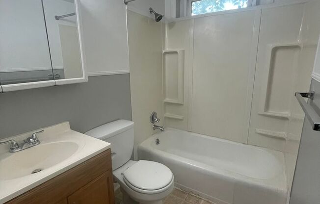 3 beds, 1 bath, $1,460