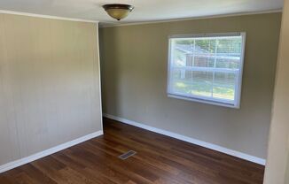 2 beds, 1 bath, $900