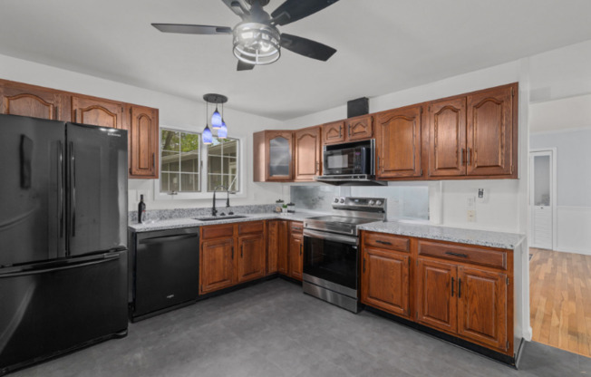 105 WHITEWATER DR