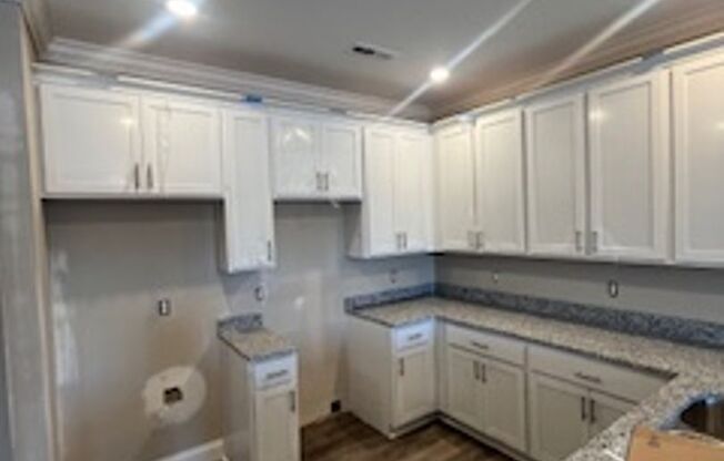 2 beds, 1 bath, 950 sqft, $1,000, Unit 214