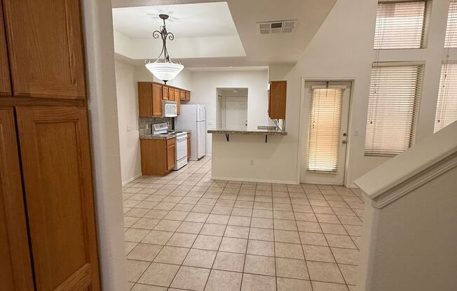 3 Bedroom Townhouse with Garage, Gated Community  (Broadway & McClintock)
