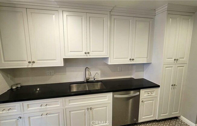 1 bed, 1.5 baths, 1,253 sqft, $5,500, Unit 4C