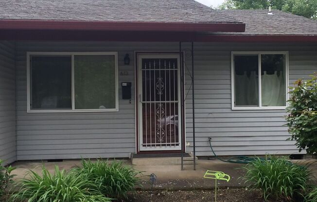 Well Maintained Arnada Park Duplex w/ Garage for Rent - 613 E. 22nd St