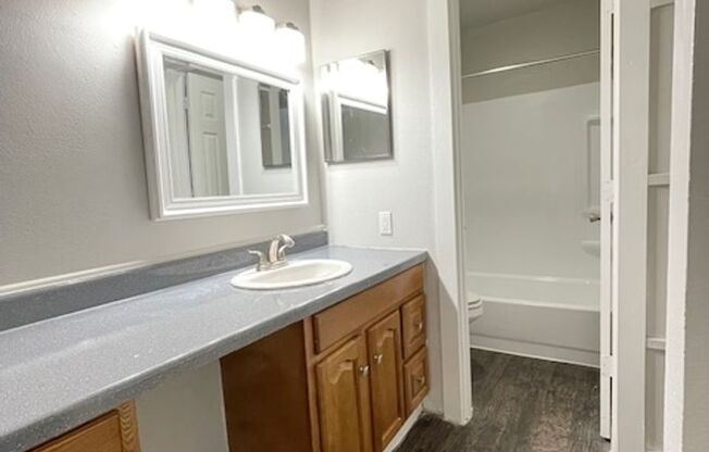 2 beds, 2 baths, 931 sqft, $1,225, Unit 02-0212