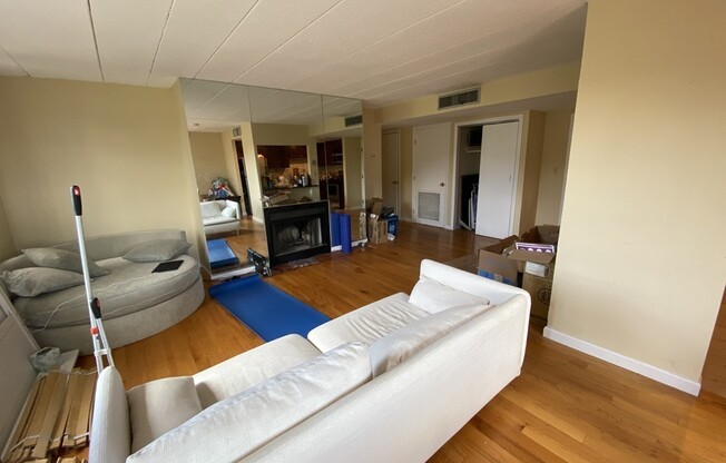 2 beds, 2 baths, 1,050 sqft, $4,150, Unit 510