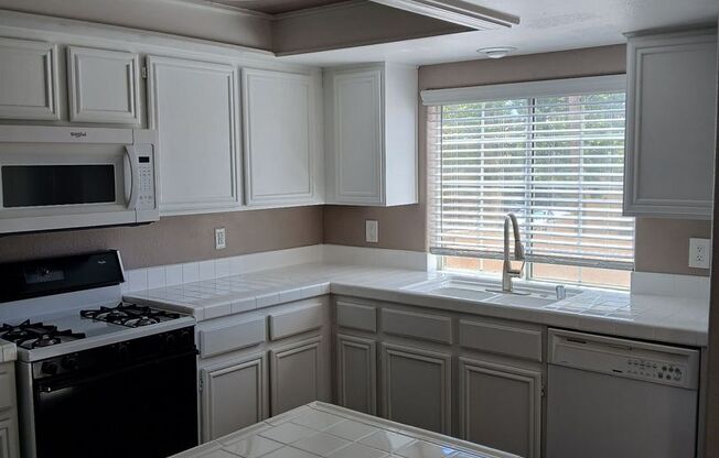 2 beds, 1 bath, 1,018 sqft, $1,700, Unit Hillpointe Rd. 1722