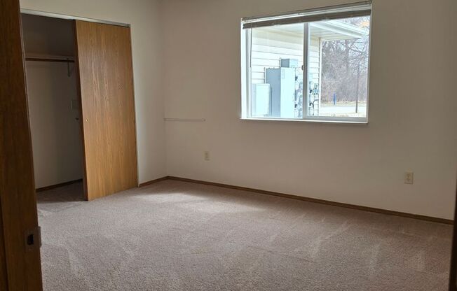 2 beds, 1 bath, 850 sqft, $1,259, Unit PL   7507