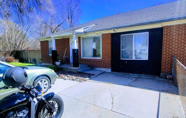Private East Murray Home with HUGE yard!
