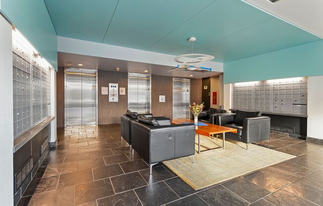 $100 OFF FOR THE FIRST 4 MONTHS RENT: 2BD/2BTH Condo Unit in Downtown Portland