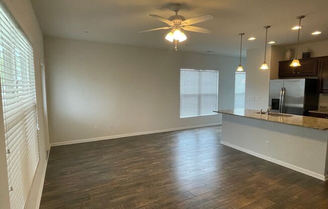 3 beds, 2.5 baths, $1,895