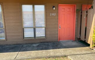 2 beds, 1 bath, $825