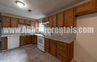 3 beds, 1 bath, $1,025