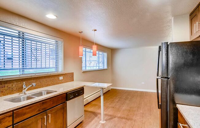 1 bed, 1 bath, 595 sqft, $1,325, Unit 102