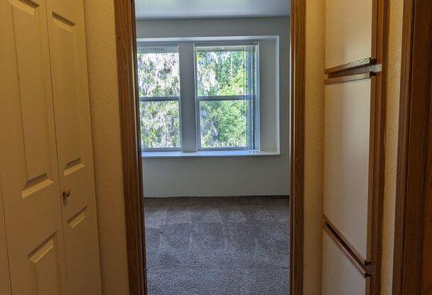 1 bed, 1 bath, 650 sqft, $1,225, Unit 4048