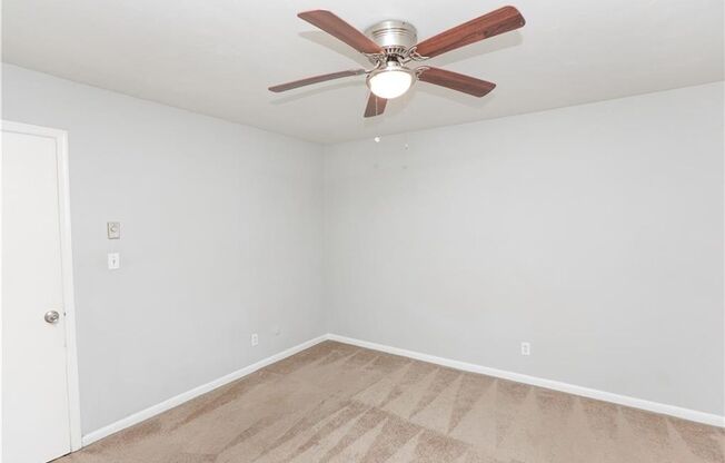 1 bed, 1 bath, 698 sqft, $1,150, Unit D4