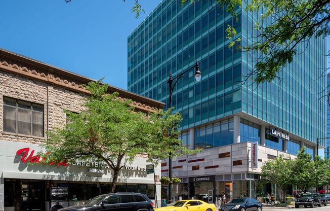 Neighborhood  at Twin Towers, Chicago, IL, 60615