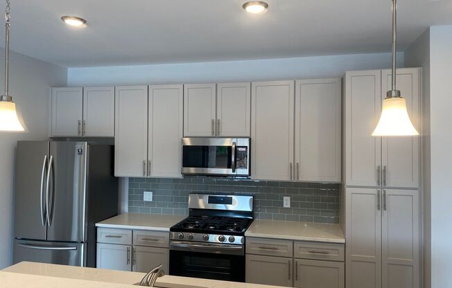 1 bed, 1.5 baths, 1,566 sqft, $2,650, Unit 0912