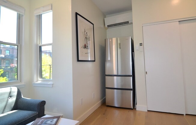 Studio, 1 bath, 264 sqft, $2,300, Unit 3