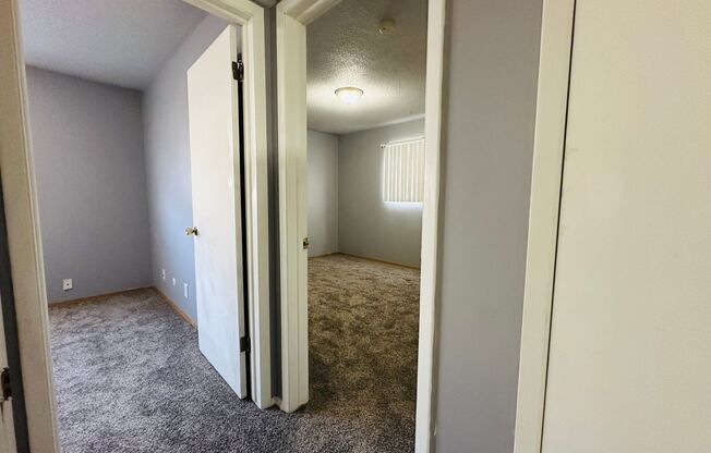 2 beds, 1 bath, 800 sqft, $950, Unit 10