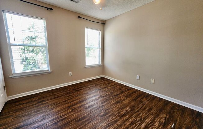 4 beds, 2.5 baths, $3,300