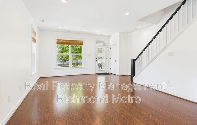 2001 R ST