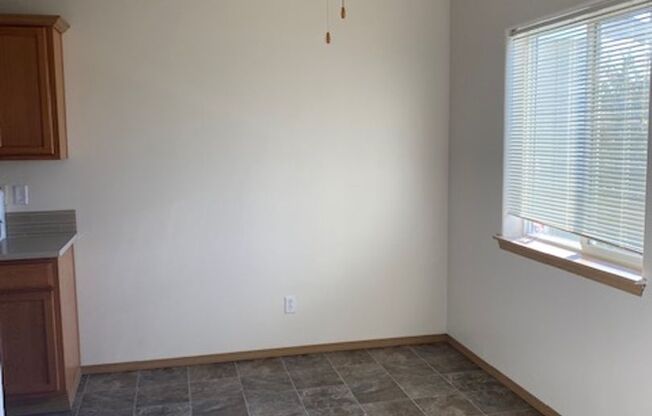 2 beds, 2 baths, 981 sqft, $1,649, Unit 304