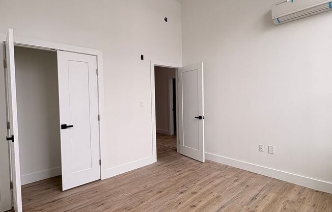 2 beds, 1 bath, 875 sqft, $2,275, Unit 525