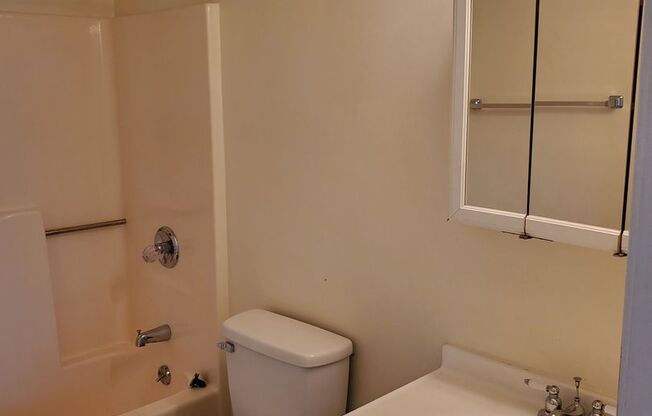 2 beds, 2 baths, $1,500