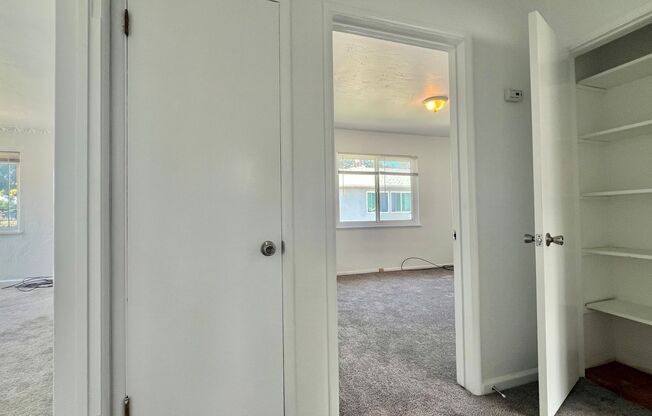 Triplex - Upstairs unit - Large 2bd 1ba located in Maxwell Park
