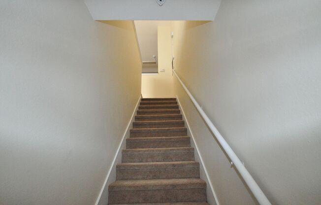 ORLANDO: 1 bed/1 Bath, Gated Community of The Hamptons at MetroWest AVAILABLE AUGUST 15th!