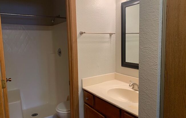 2 beds, 2 baths, 976 sqft, $1,595, Unit 3900214-PR