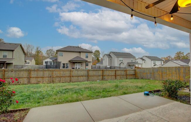 Fresh and Clean 3 bed 2 bath.  Sweet layout!