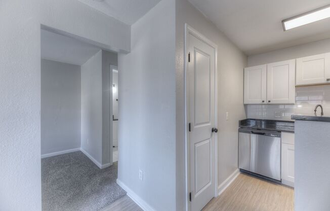 1 bed, 1 bath, 500 sqft, $850, Unit 02J