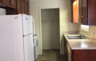 3 beds, 2 baths, $1,395