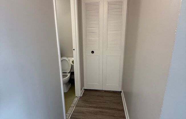 1 bed, 1 bath, 800 sqft, $1,300, Unit 210