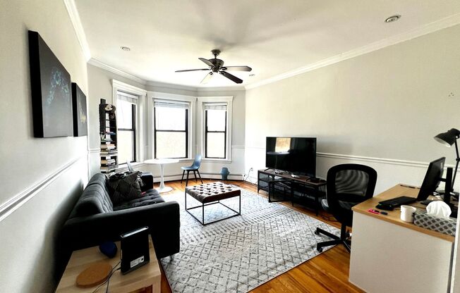 Renovated Top Floor 1-Bed on Park Drive | Prime Fenway Location!