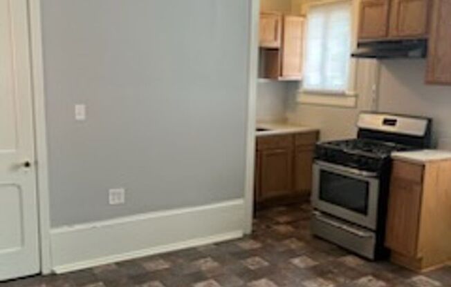 Studio, 1 bath, 475 sqft, $735, Unit 1121 Garvin Place-2