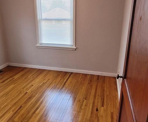 3 beds, 1 bath, $1,395