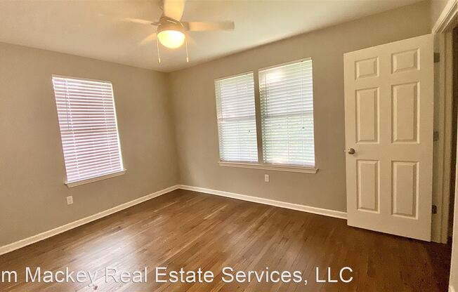 2br apt almost on LSU campus, incl appliances & parking